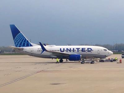 Photo of aircraft N15712 operated by United Airlines