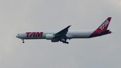 Photo of aircraft PT-MUJ operated by LATAM Airlines Brasil