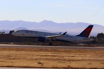 Photo of aircraft N313DU operated by Delta Air Lines