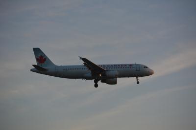 Photo of aircraft C-FGKH operated by Air Canada