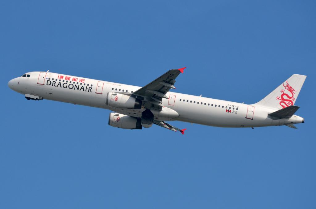 Photo of aircraft B-HTG operated by Dragonair