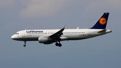Image of aircraft registration D-AIUL - A A320-214(WL) operated by Lufthansa