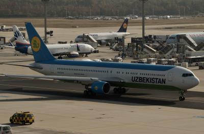 Image of aircraft registration UK67005 - A 767-33P(ER) operated by Uzbekistan Airways