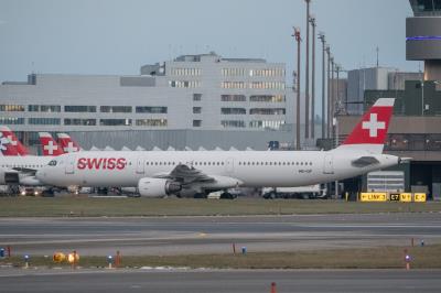 Photo of aircraft HB-IOF operated by Swiss