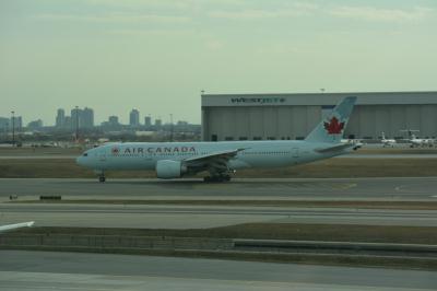 Photo of aircraft C-FIUA operated by Air Canada