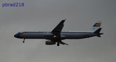 Image of aircraft registration D-AIDV - A A321-231 operated by Lufthansa