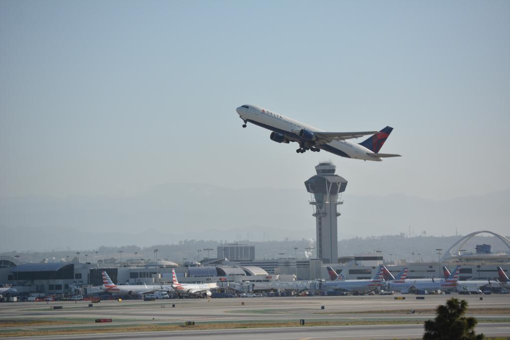 Photo of aircraft N144DA operated by Delta Air Lines