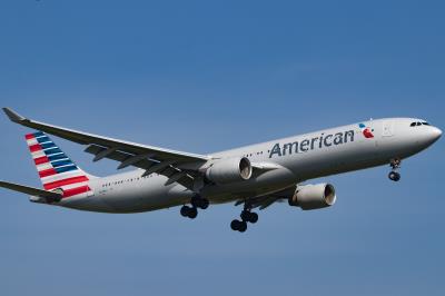 Photo of aircraft N278AY operated by American Airlines