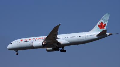 Photo of aircraft C-GHPX operated by Air Canada