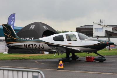Photo of aircraft N472JJ operated by Cirrus Design Corp