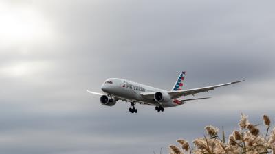 Photo of aircraft N877BF operated by American Airlines