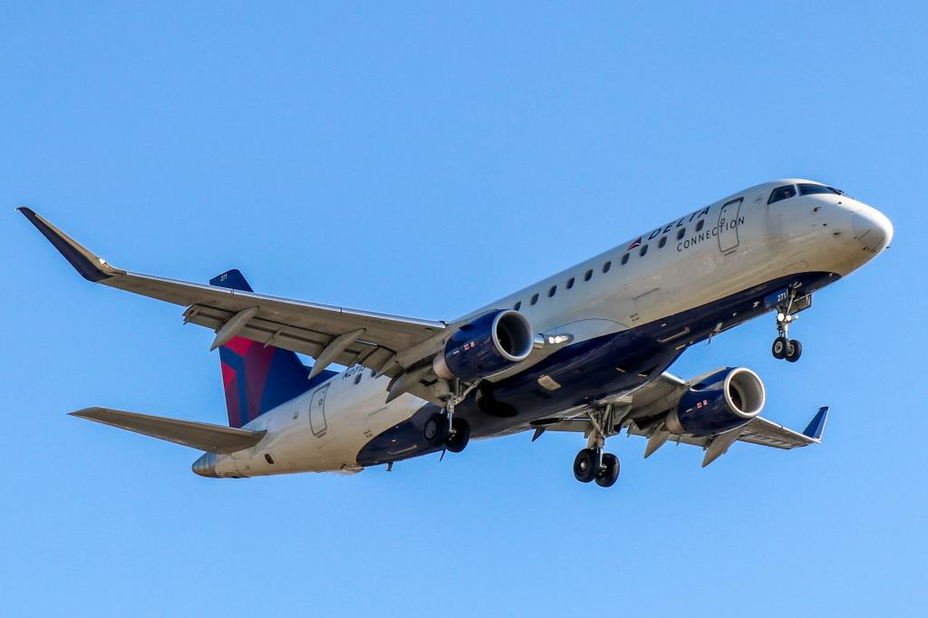 Photo of aircraft N271SY operated by Delta Connection