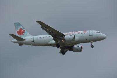 Photo of aircraft C-FYKC operated by Air Canada