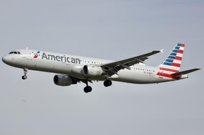Photo of aircraft N188US operated by American Airlines