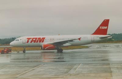 Photo of aircraft PT-MZV operated by TAM Linhas Aereas