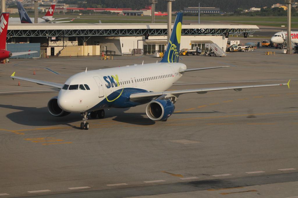 Photo of aircraft CC-AMP operated by Sky Airlines