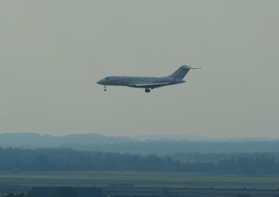 Image of aircraft registration M-BIGG - A CL-605 operated by Signal Aviation Ltd