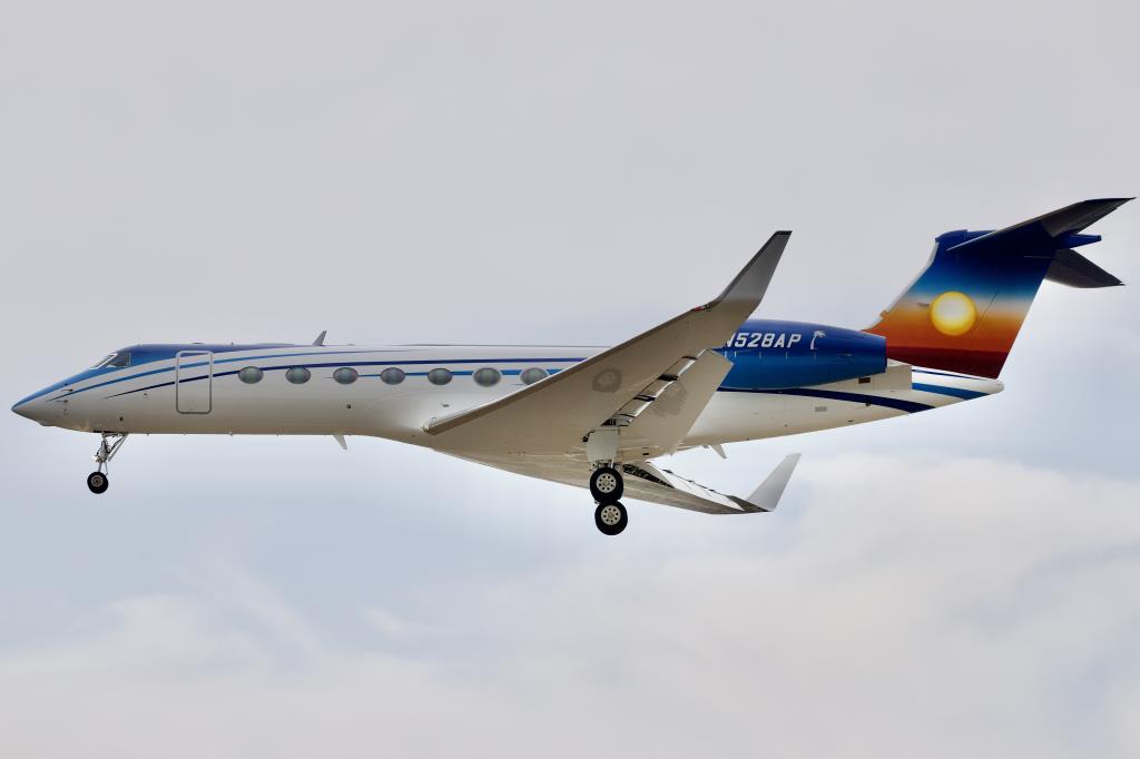 Photo of aircraft N528AP operated by Arrow Plane LLC