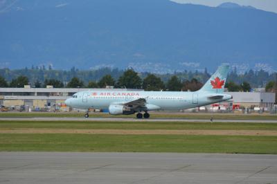 Image of aircraft registration C-FTJR - A A320-211 operated by Air Canada