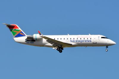 Photo of aircraft ZS-NME operated by South African Express Airways