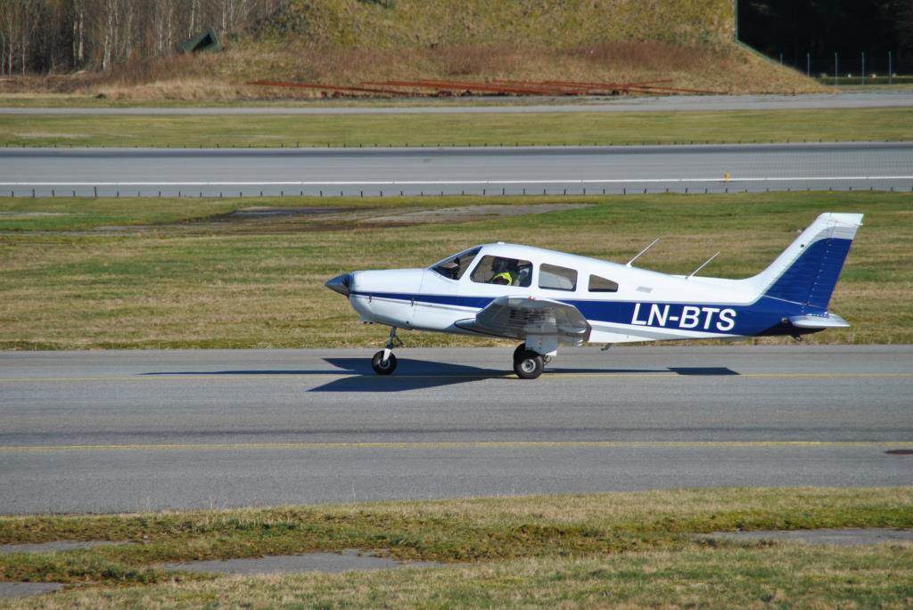 Photo of aircraft LN-BTS operated by Bergen Aero Klubb