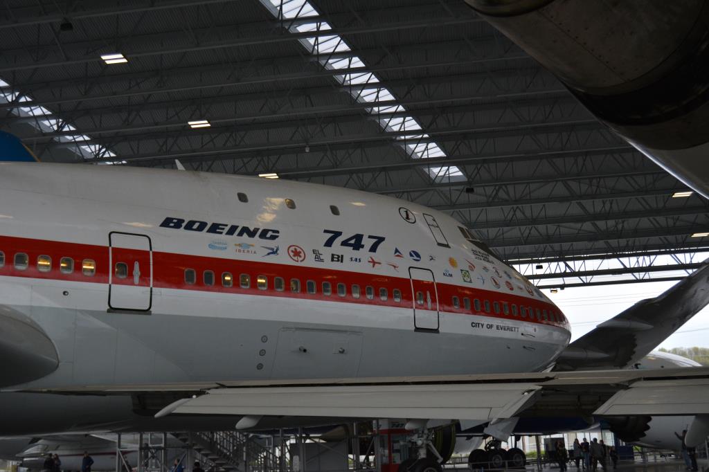 Photo of aircraft N7470 operated by Boeing