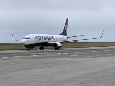 Photo of aircraft EI-EPA operated by Ryanair