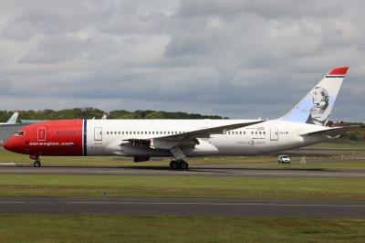 Photo of aircraft LN-LNH operated by Norwegian Long Haul