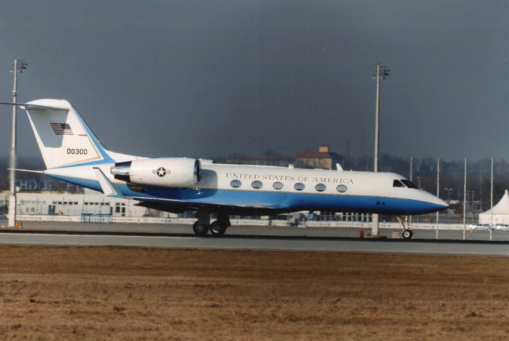 Photo of aircraft 90-0300 operated by United States Air Force