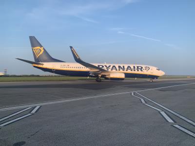 Photo of aircraft EI-ENK operated by Ryanair