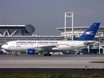 Photo of aircraft LV-AZL operated by Aerolineas Argentinas