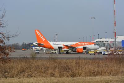 Photo of aircraft OE-LKD operated by easyJet Europe