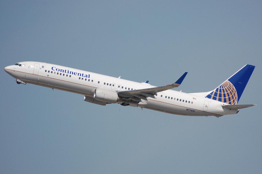 Photo of aircraft N77431 operated by Continental Air Lines