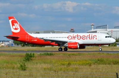 Image of aircraft registration D-ABNB - A A320-214 operated by Air Berlin