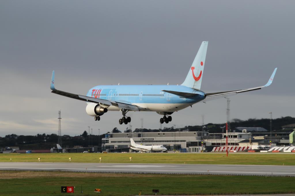 Photo of aircraft SE-RFR operated by TUIFly Nordic