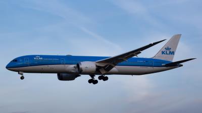 Image of aircraft registration PH-BHH - A 787-9 Dreamliner operated by KLM Royal Dutch Airlines