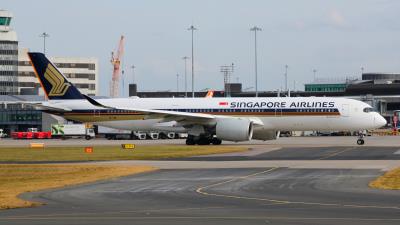Photo of aircraft 9V-SMI operated by Singapore Airlines