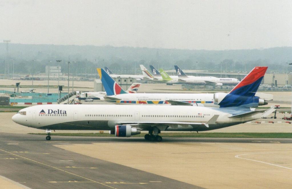 Photo of aircraft N813DE operated by Delta Air Lines