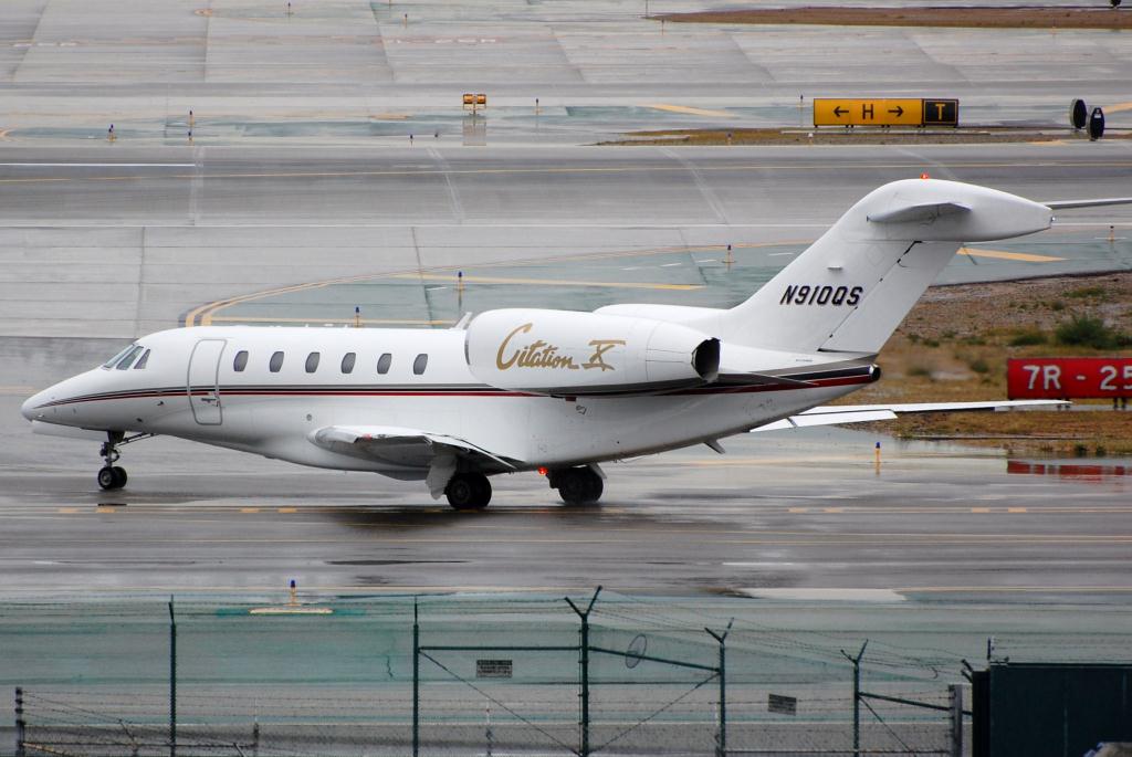 Photo of aircraft N910QS operated by Family Office Financial Services LLC