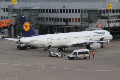 Image of aircraft registration D-AIRK - A A321-131 operated by Lufthansa