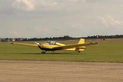 Photo of aircraft G-FLKS operated by London Gliding Club Proprietary Ltd