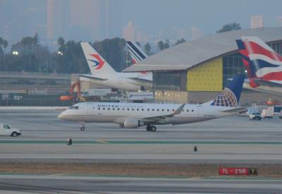 Photo of aircraft N138SY operated by United Express