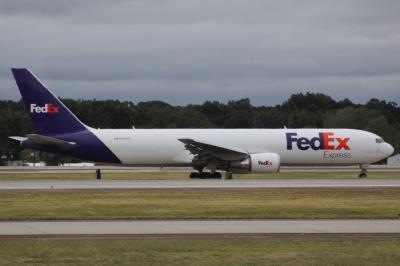 Photo of aircraft N175FE operated by Federal Express (FedEx)