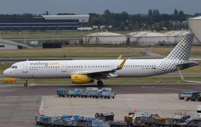 Photo of aircraft EC-MQB operated by Vueling