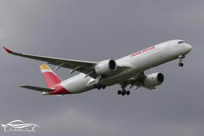 Photo of aircraft EC-MYX operated by Iberia
