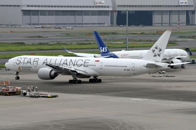 Photo of aircraft 9V-SWI operated by Singapore Airlines