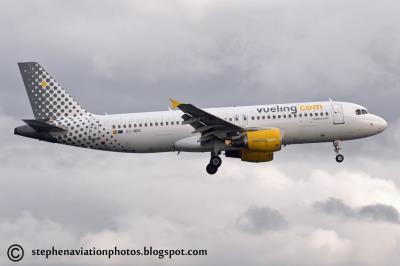 Image of aircraft registration EC-MBE - A A320-214 operated by Vueling
