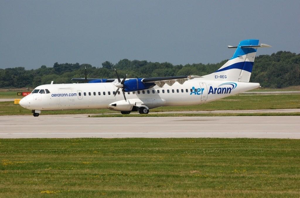 Photo of aircraft EI-REG operated by Aer Arann