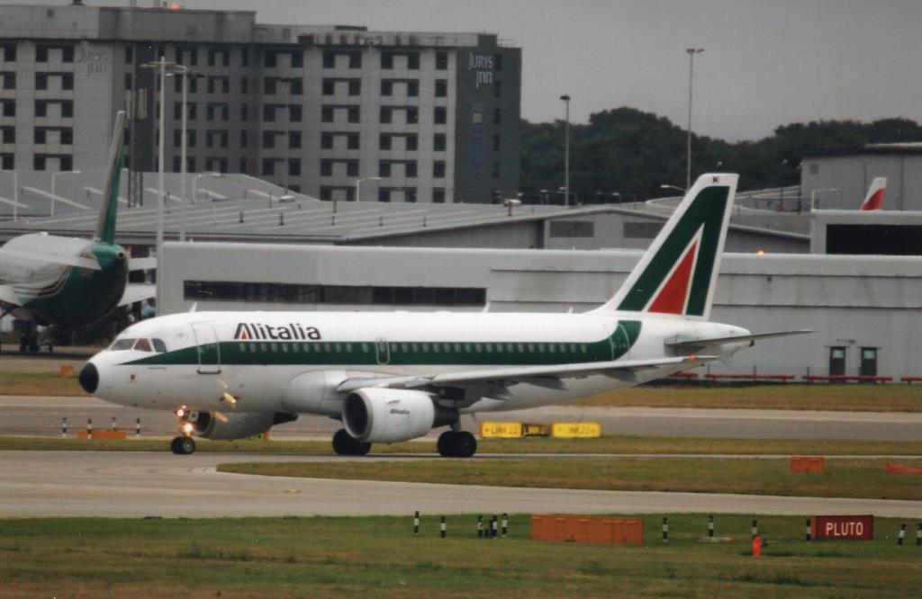 Photo of aircraft I-BIMI operated by Alitalia