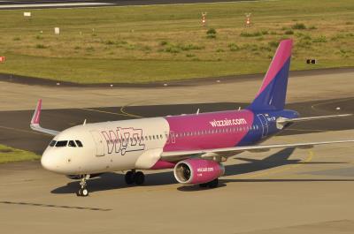 Photo of aircraft HA-LYW operated by Wizz Air